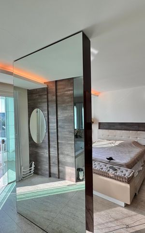 Casa de condomínio à venda com 600m², 3 quartos e 3 vagas Casa de condomínio à venda com 600m², 3 quartos e 3 vagasSuíte 1