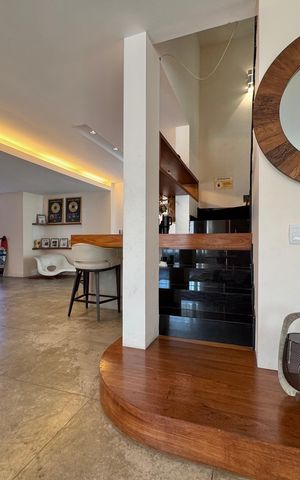 Casa de condomínio à venda com 600m², 3 quartos e 3 vagas Casa de condomínio à venda com 600m², 3 quartos e 3 vagasSala
