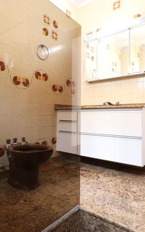 Casa à venda com 600m², 4 quartos e 3 vagasBanheiro Social