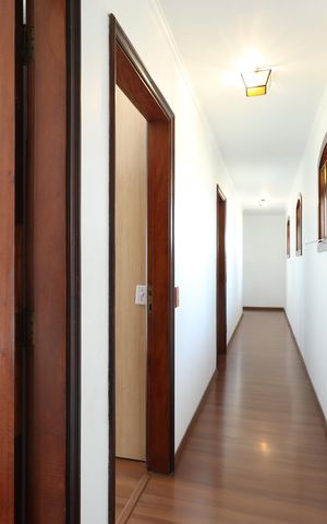 Casa à venda com 600m², 4 quartos e 3 vagasCorredor 