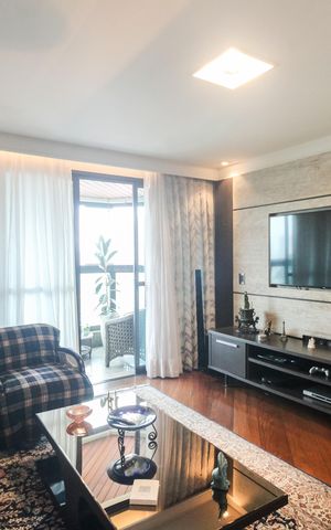 Apartamento à venda com 190m², 4 quartos e 3 vagas Apartamento à venda com 190m², 4 quartos e 3 vagasSala