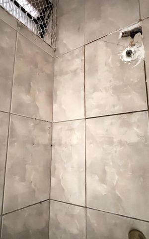 Casa para alugar com 90m², 2 quartos e 1 vaga Casa para alugar com 90m², 2 quartos e 1 vagaBanheiro 1
