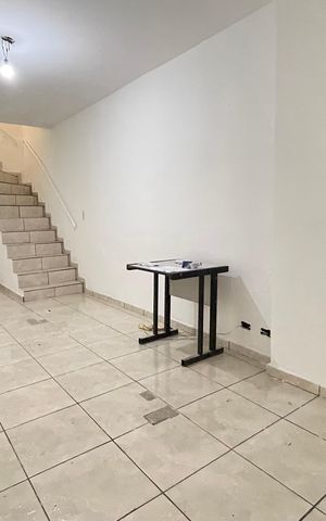 Casa para alugar com 90m², 2 quartos e 1 vaga Casa para alugar com 90m², 2 quartos e 1 vagaSala