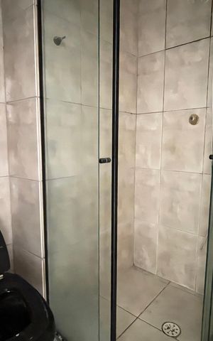 Casa para alugar com 90m², 2 quartos e 1 vaga Casa para alugar com 90m², 2 quartos e 1 vagaBanheiro 1