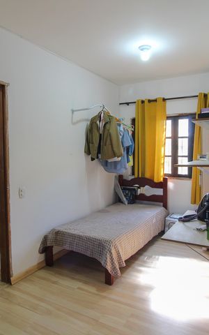 Casa à venda com 363m², 4 quartos e 2 vagas Casa à venda com 363m², 4 quartos e 2 vagasQuarto 4