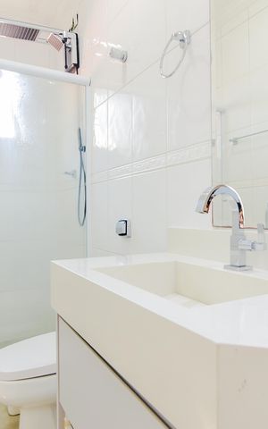 Casa à venda com 178m², 3 quartos e 2 vagasBanheiro