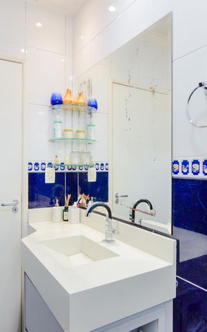 Casa à venda com 178m², 3 quartos e 2 vagasBanheiro da Suíte