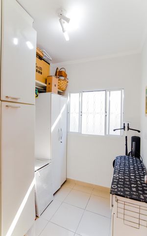 Casa à venda com 178m², 3 quartos e 2 vagasÁrea de Serviço - quarto de Serviço