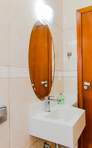 Casa à venda com 178m², 3 quartos e 2 vagasBanheiro Social