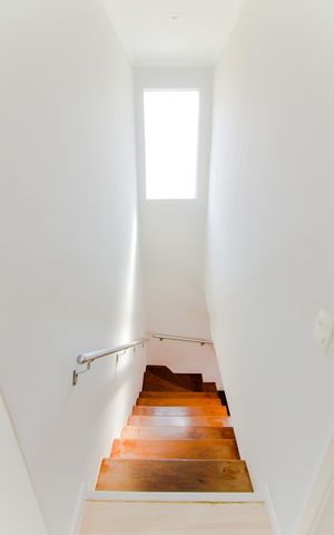 Casa à venda com 178m², 3 quartos e 2 vagasEscada Quartos/Sala