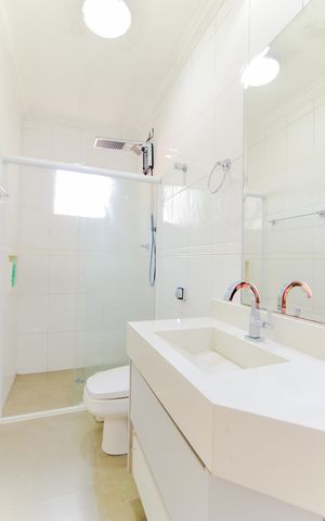 Casa à venda com 178m², 3 quartos e 2 vagasBanheiro