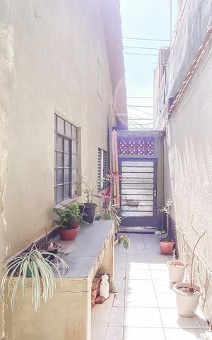 Casa à venda com 200m², 2 quartos e 3 vagas Casa à venda com 200m², 2 quartos e 3 vagasÁrea comum