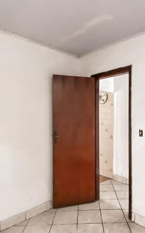 Casa à venda com 200m², 2 quartos e 3 vagas Casa à venda com 200m², 2 quartos e 3 vagasQuarto 2