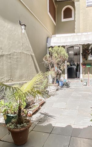 Casa à venda com 200m², 2 quartos e 3 vagas Casa à venda com 200m², 2 quartos e 3 vagasÁrea comum