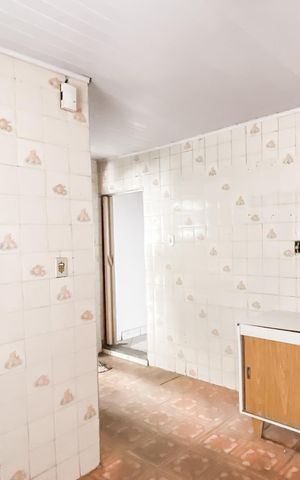 Casa à venda com 200m², 2 quartos e 3 vagas Casa à venda com 200m², 2 quartos e 3 vagasCozinha