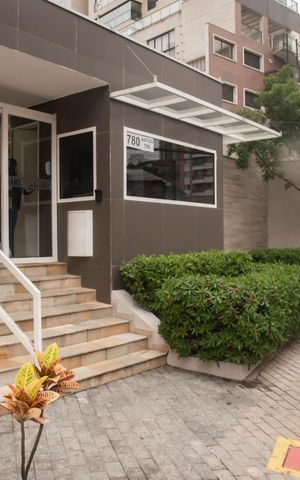 Apartamento à venda com 55m², 2 quartos e 1 vagaFrente