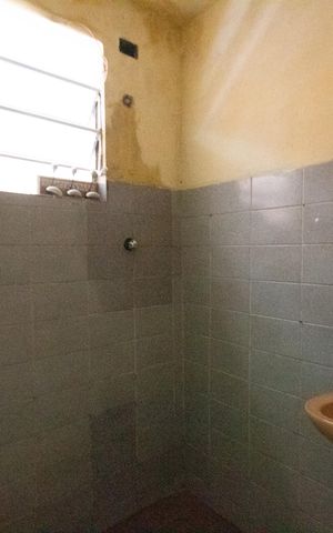 Casa à venda com 135m², 5 quartos e 1 vaga Casa à venda com 135m², 5 quartos e 1 vagaBnaheiro 2 casa 1