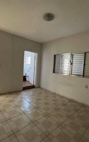 Casa para alugar com 350m², 3 quartos e 2 vagas Casa para alugar com 350m², 3 quartos e 2 vagasSuíte
