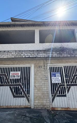 Casa para alugar com 350m², 3 quartos e 2 vagas Casa para alugar com 350m², 3 quartos e 2 vagasFachada com PLACA GRANDE