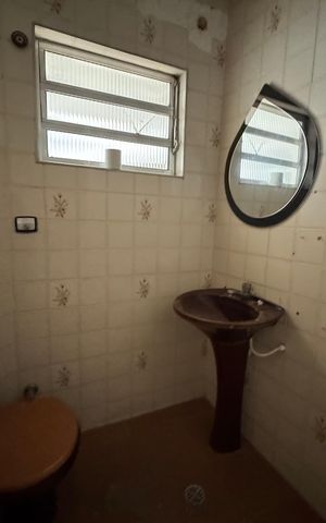 Casa para alugar com 350m², 3 quartos e 2 vagas Casa para alugar com 350m², 3 quartos e 2 vagasBanheiro 1