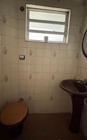 Casa para alugar com 350m², 3 quartos e 2 vagas Casa para alugar com 350m², 3 quartos e 2 vagasBanheiro 1