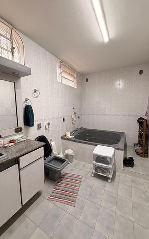 Casa à venda com 432m², 3 quartos e 3 vagasBanheiro da Suíte