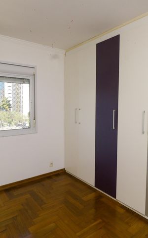 Apartamento à venda com 175m², 4 quartos e 2 vagas Apartamento à venda com 175m², 4 quartos e 2 vagasSuíte