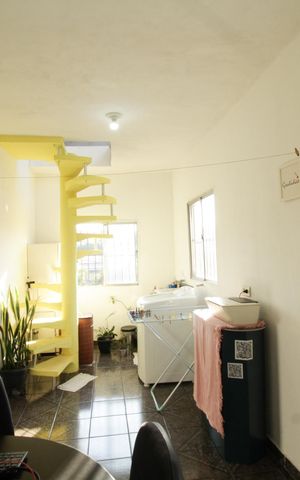Casa à venda com 86m², 2 quartos e sem vaga Casa à venda com 86m², 2 quartos e sem vagaSala