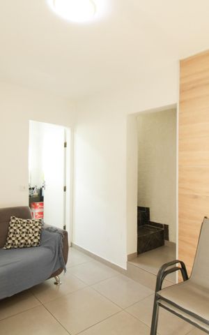Casa à venda com 86m², 2 quartos e sem vaga Casa à venda com 86m², 2 quartos e sem vagaSala