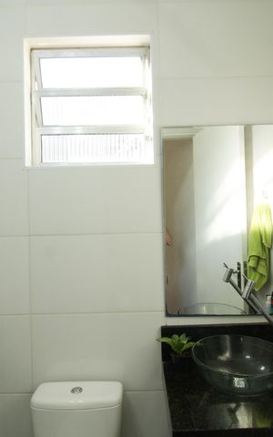 Casa à venda com 86m², 2 quartos e sem vaga Casa à venda com 86m², 2 quartos e sem vagaBanheiro