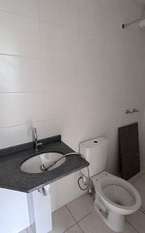 Apartamento à venda com 57m², 3 quartos e 2 vagas Apartamento à venda com 57m², 3 quartos e 2 vagasBanheiro do Quarto 1