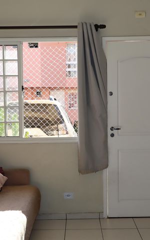 Casa à venda com 94m², 2 quartos e 2 vagasSala