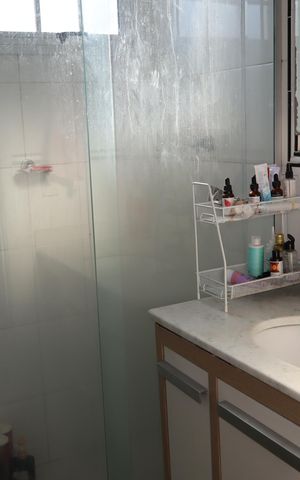 Casa à venda com 94m², 2 quartos e 2 vagasBanheiro da Suíte 2