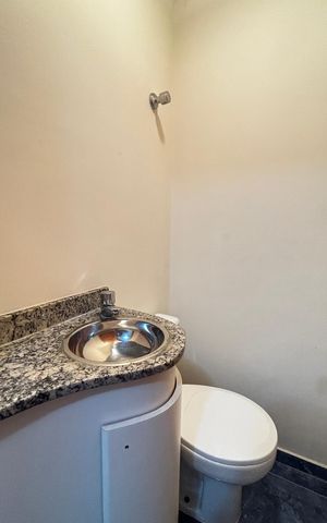 Apartamento para alugar com 55m², 2 quartos e 1 vagaLavabo
