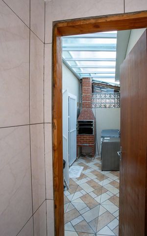 Casa à venda com 86m², 3 quartos e 1 vagaLavabo