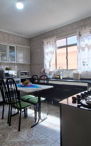 Casa à venda com 227m², 3 quartos e 2 vagasCozinha