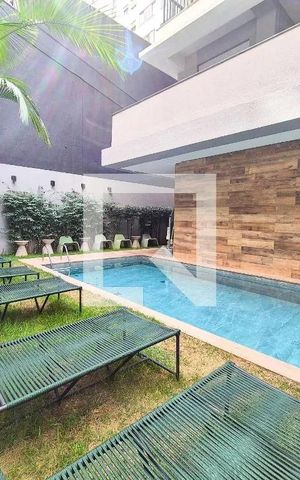 Studio à venda com 29m², 1 quarto e sem vaga Studio à venda com 29m², 1 quarto e sem vagaPiscina