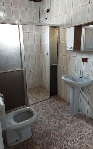 Casa à venda com 650m², 6 quartos e 6 vagas Casa à venda com 650m², 6 quartos e 6 vagasBanheiro