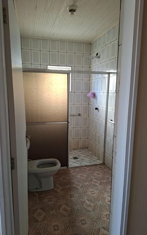 Casa à venda com 650m², 6 quartos e 6 vagas Casa à venda com 650m², 6 quartos e 6 vagasBanheiro