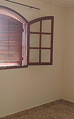 Casa à venda com 650m², 6 quartos e 6 vagas Casa à venda com 650m², 6 quartos e 6 vagasQuarto
