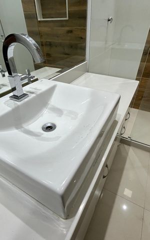 Casa para alugar com 50m², 3 quartos e 2 vagasBanheiro da Suíte