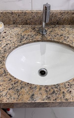 Apartamento à venda com 120m², 2 quartos e 1 vaga Apartamento à venda com 120m², 2 quartos e 1 vagaBanheiro da Suíte