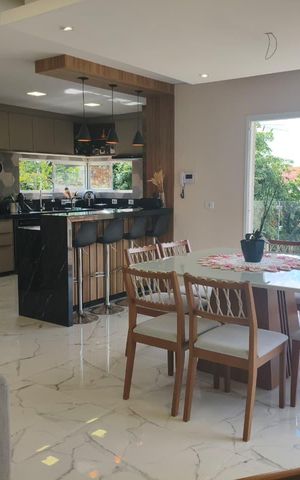 Casa à venda com 312m², 5 quartos e 6 vagasCozinha