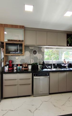 Casa à venda com 312m², 5 quartos e 6 vagasCozinha