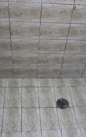 Casa para alugar com 150m², 3 quartos e 2 vagasBanheiro social