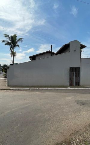 Casa à venda com 250m², 3 quartos e 4 vagas