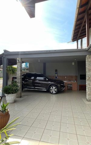 Casa à venda com 250m², 3 quartos e 4 vagas