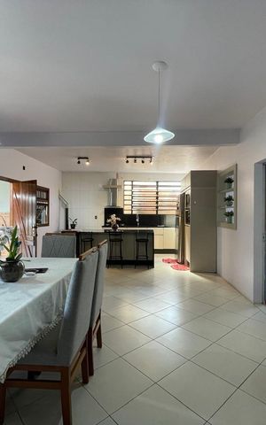 Casa à venda com 250m², 3 quartos e 4 vagas