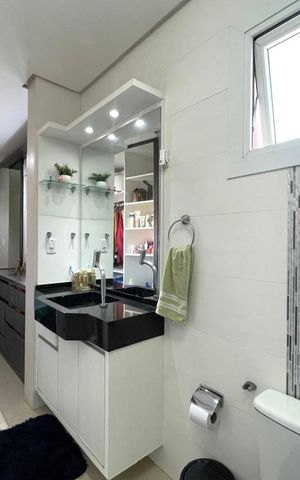 Casa à venda com 250m², 3 quartos e 4 vagas
