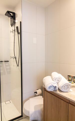 Studio à venda com 27m², 1 quarto e sem vaga Studio à venda com 27m², 1 quarto e sem vagaBanheiro